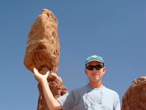 01 - Arches NP, David holding Balanced Rock